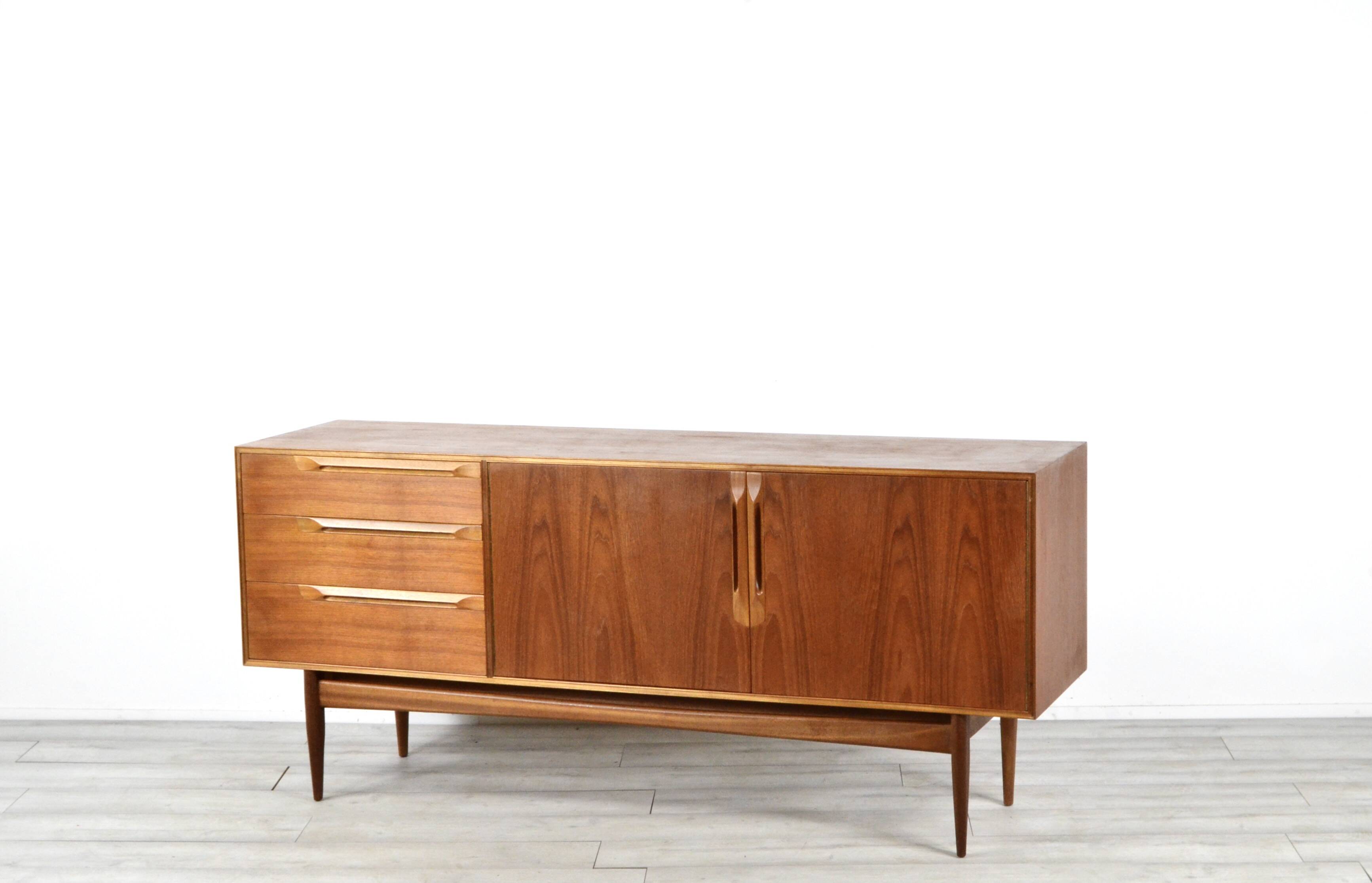 Rare Vintage Midcentury Mc Intosh Teak Sideboard / Long John.