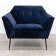 Fauteuil Dutchbone en velours bleu profond