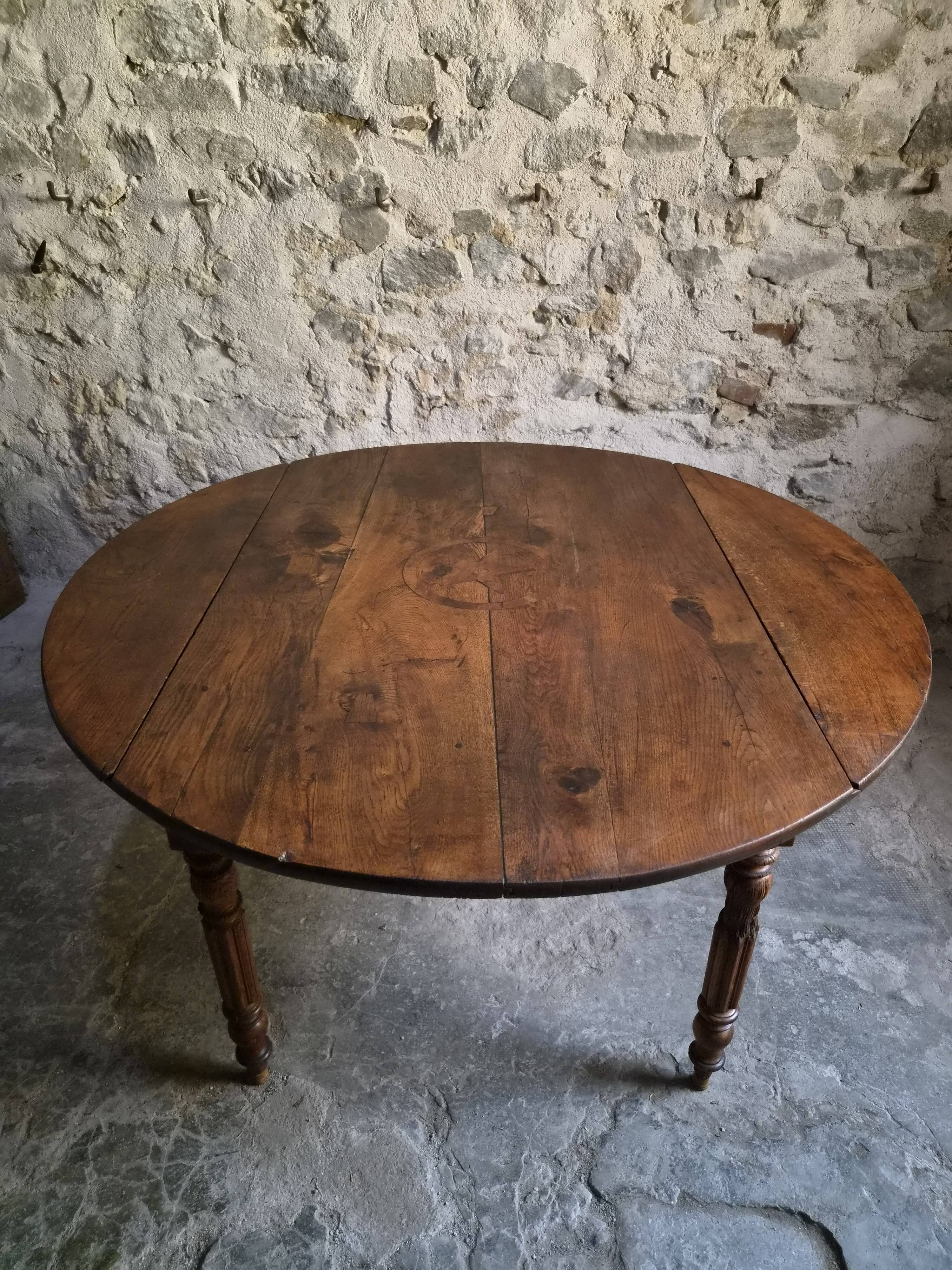 Table à manger ronde pliante ancienne française en chêne | Marqueterie étoile | c. 1850–1880