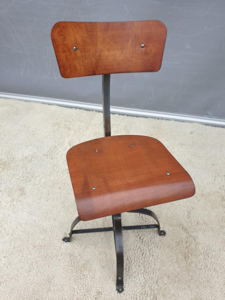 Chaise d'atelier Bienaise