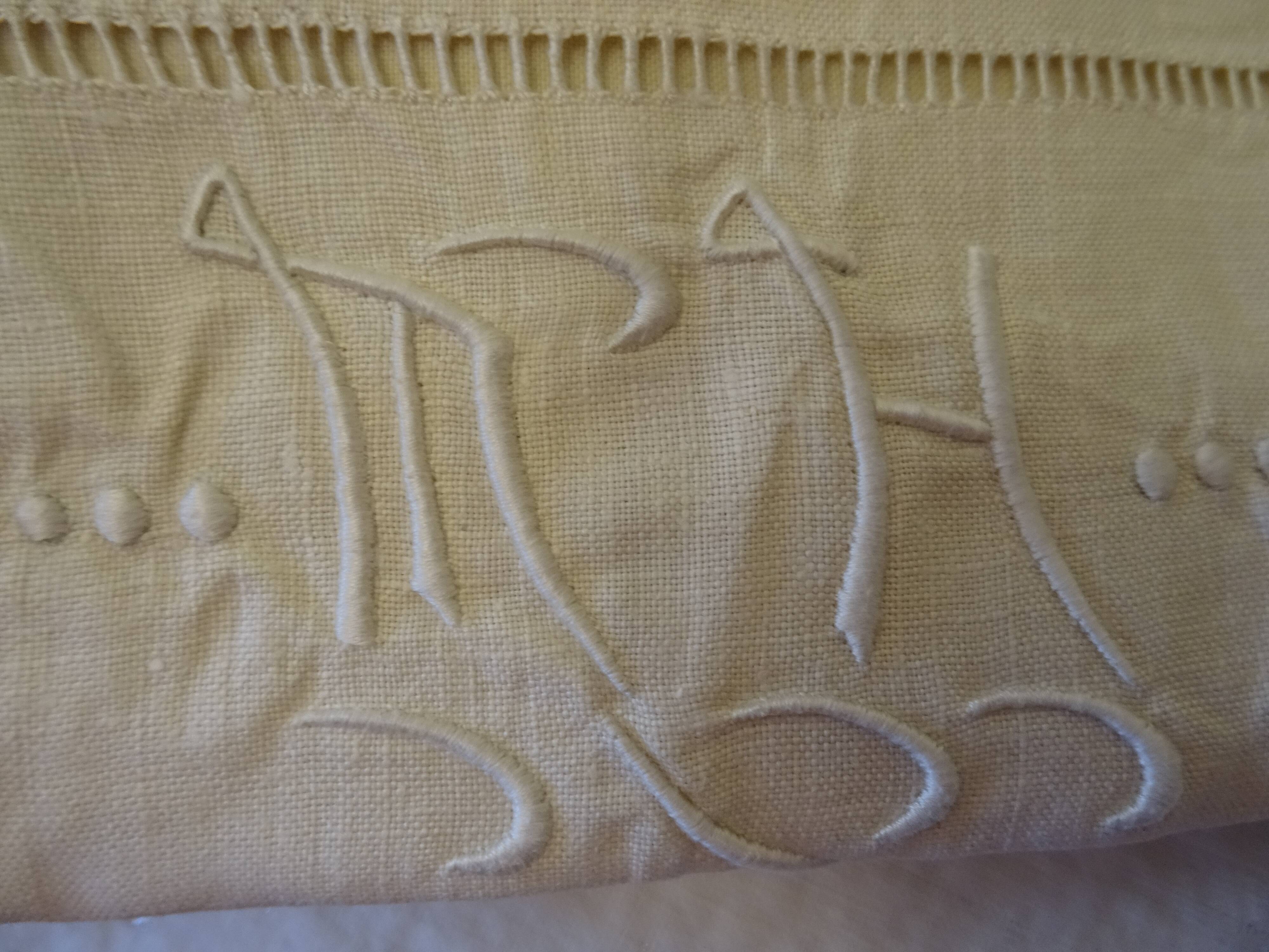 Monogrammed assorted sheet and pilet set