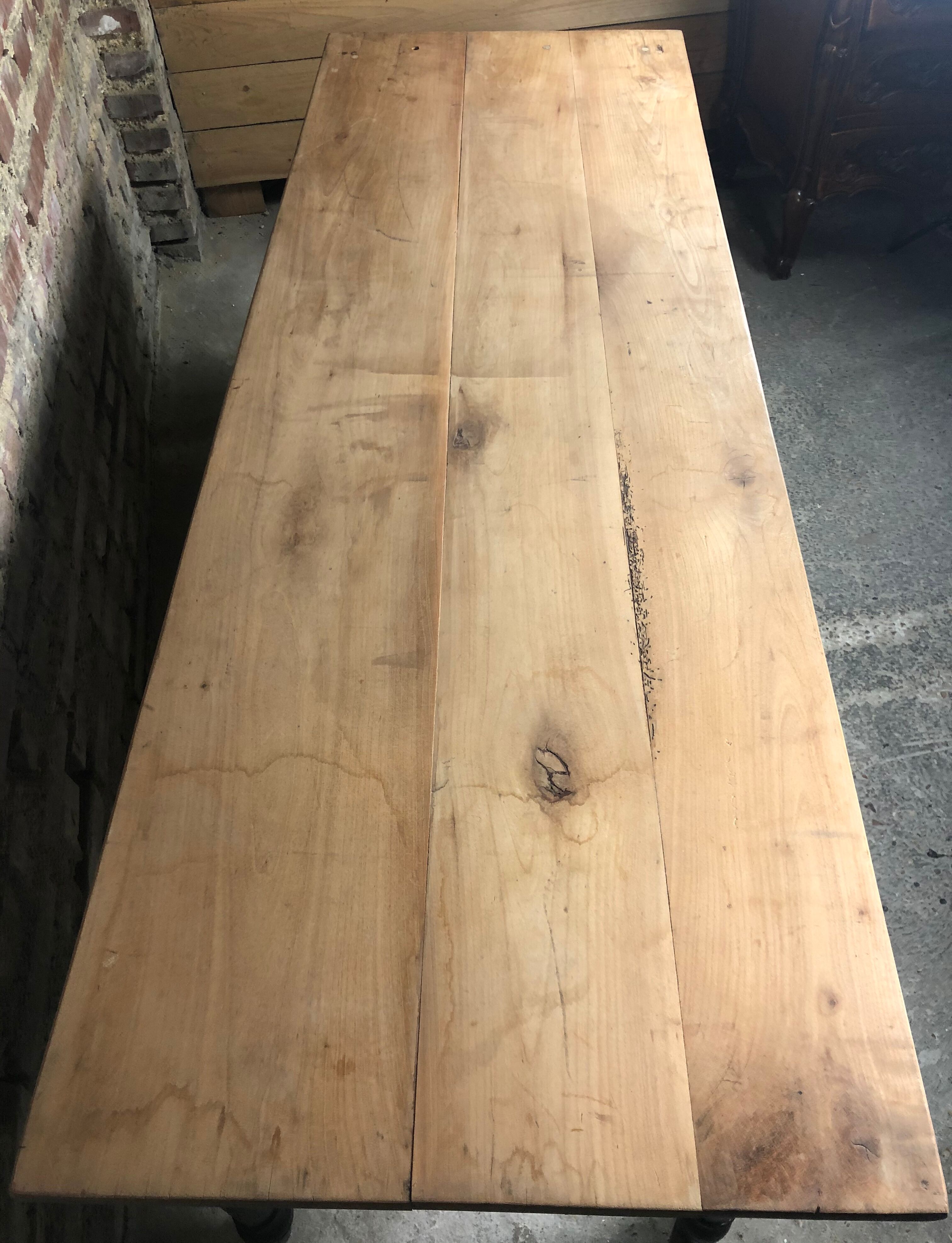 Early XXeme chestnut farm table