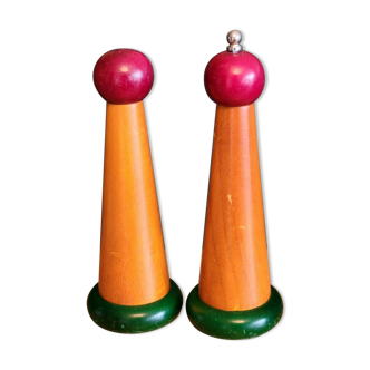 Set salt and pepper mills in vintage wood 70s keel shape