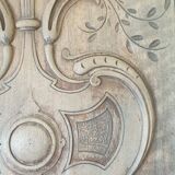 Grand fronton, panneau ancien en bois de noyer sculpté, élément mural
