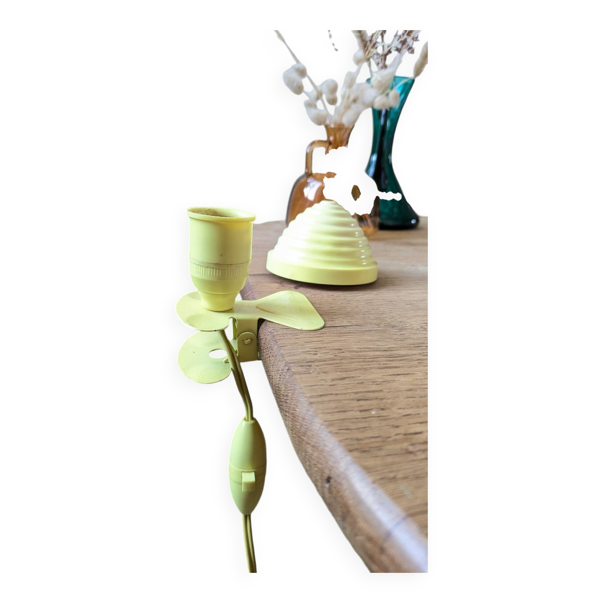 Mushroom clip lamp