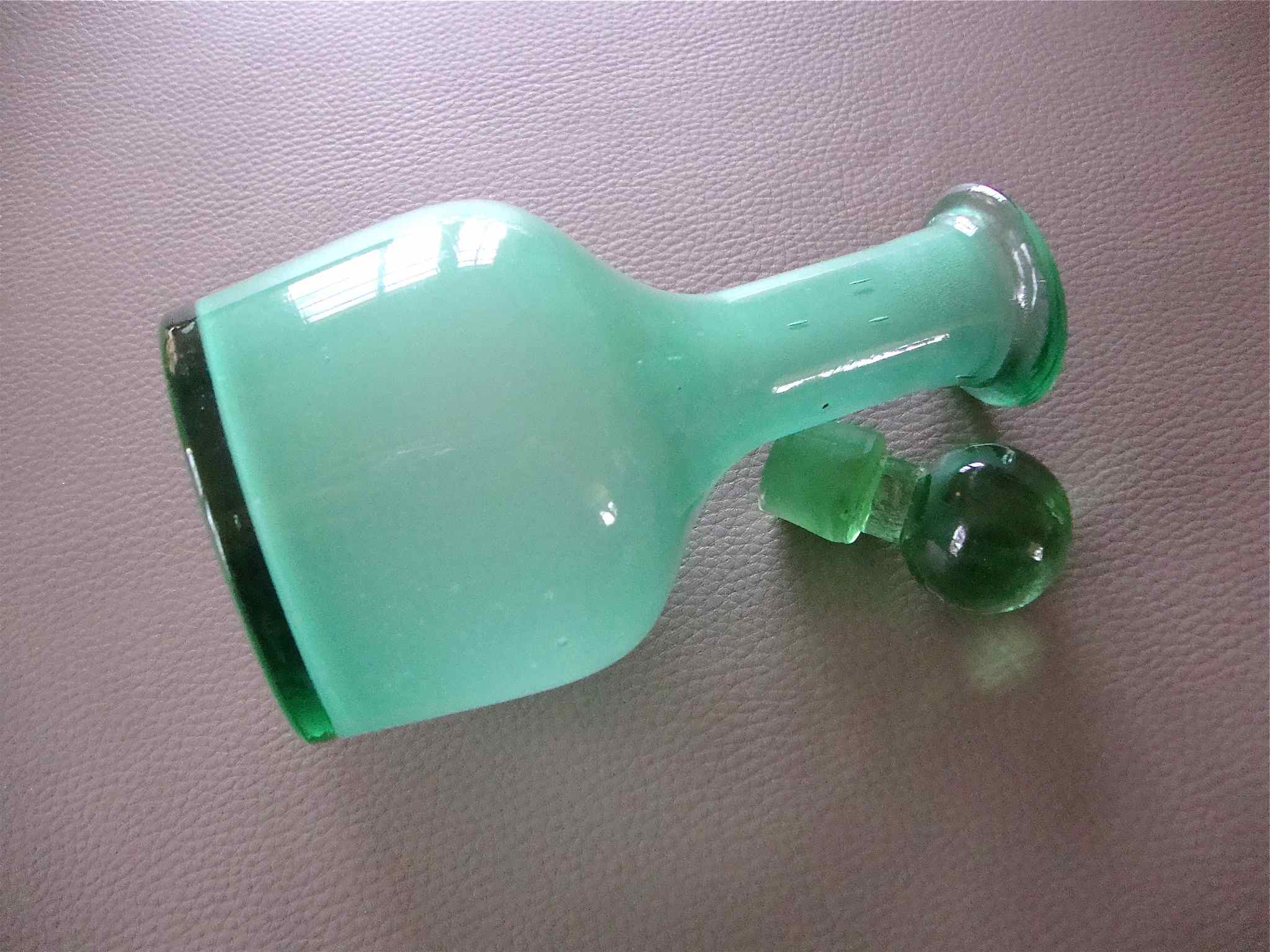 Blown glass bottle