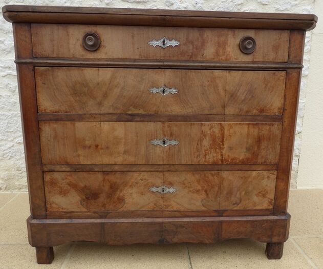 Antique chest of drawers with 4 drawers of Epoque Louis Philippe in solid walnut wood and walnut veneer - Totalme