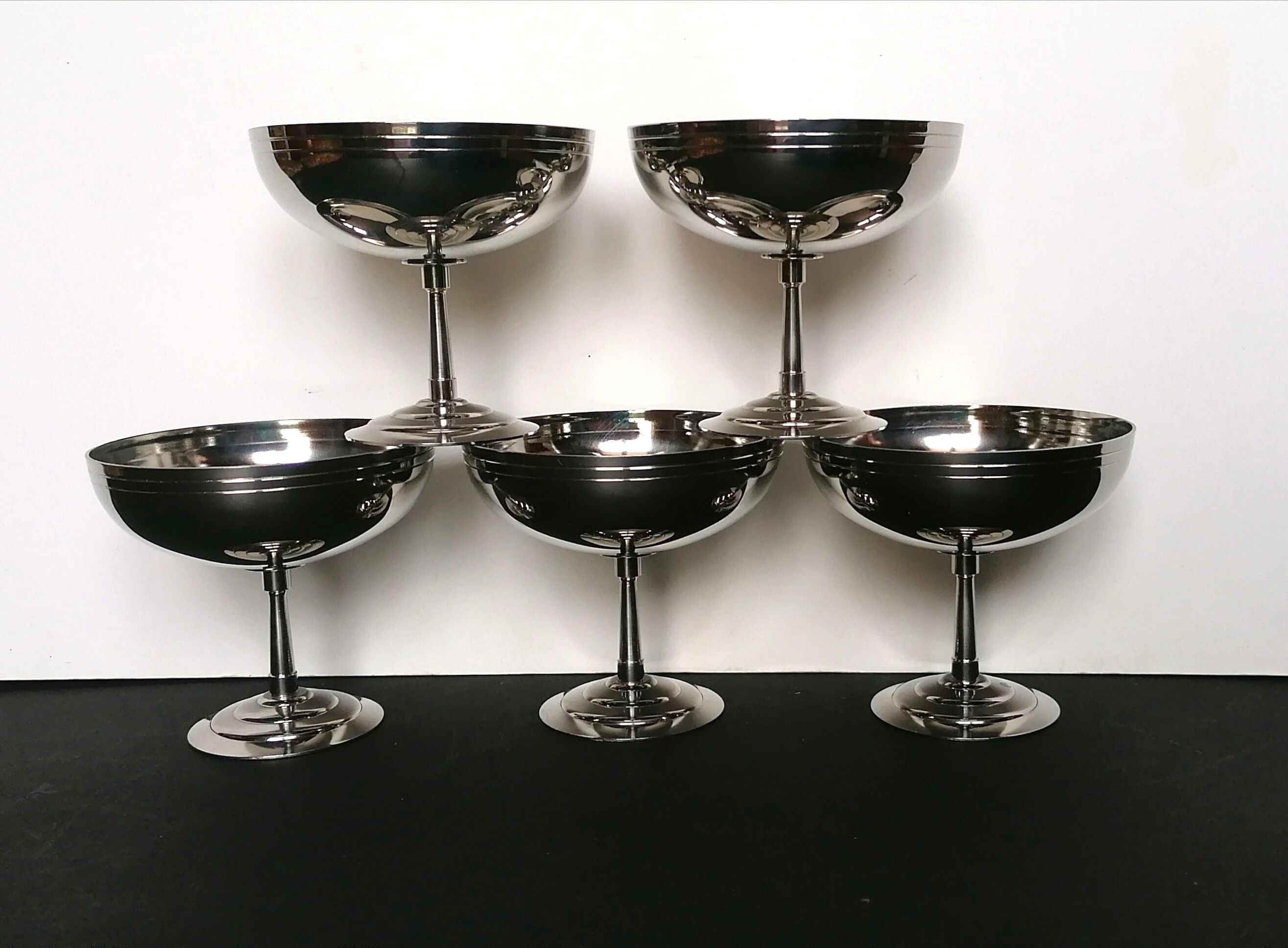 5 large Letang Remy ice cream cups