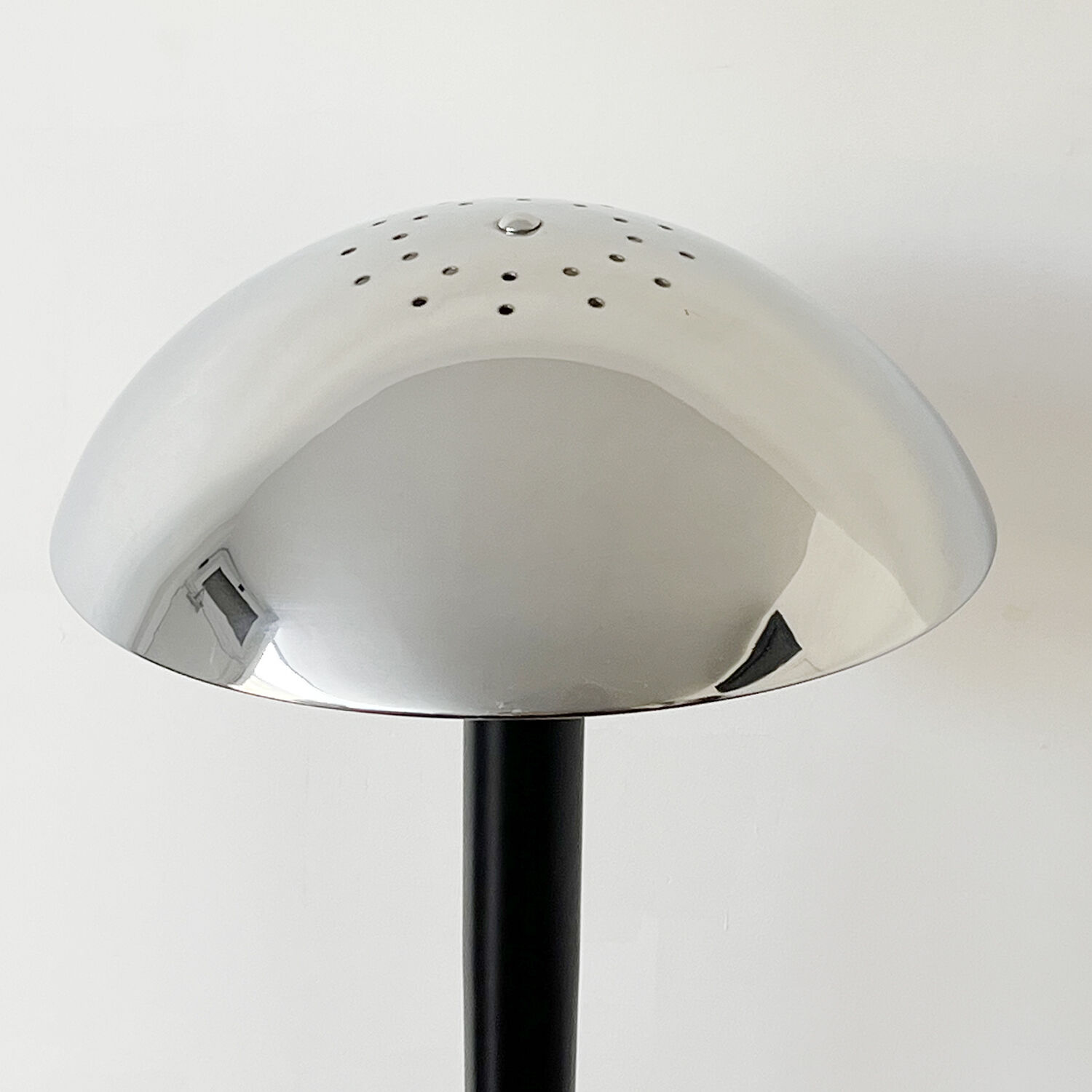 Mushroom liner floor lamp