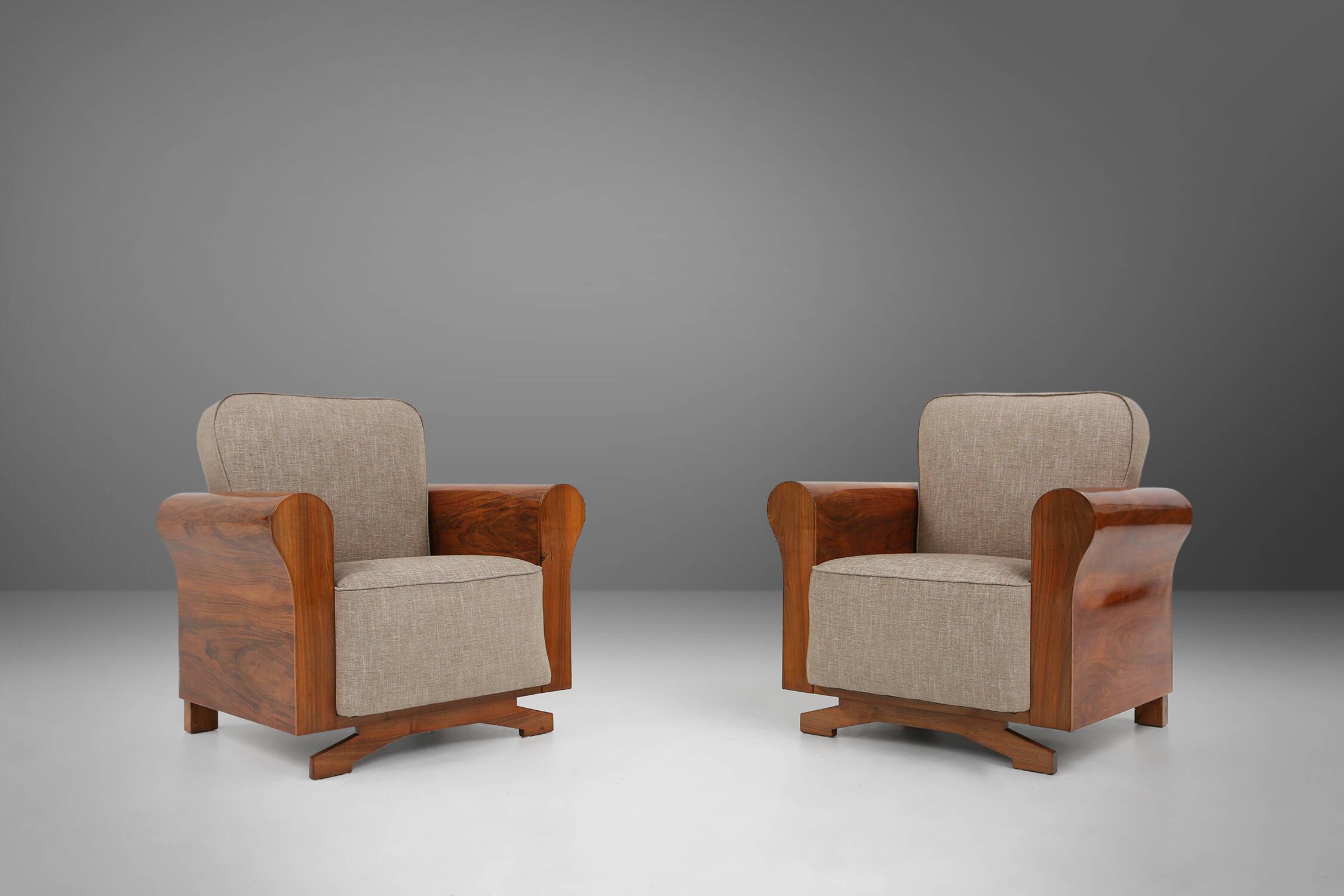 A set of 2 beautiful made Art Deco armchairs with grey upholstery, France, 1930