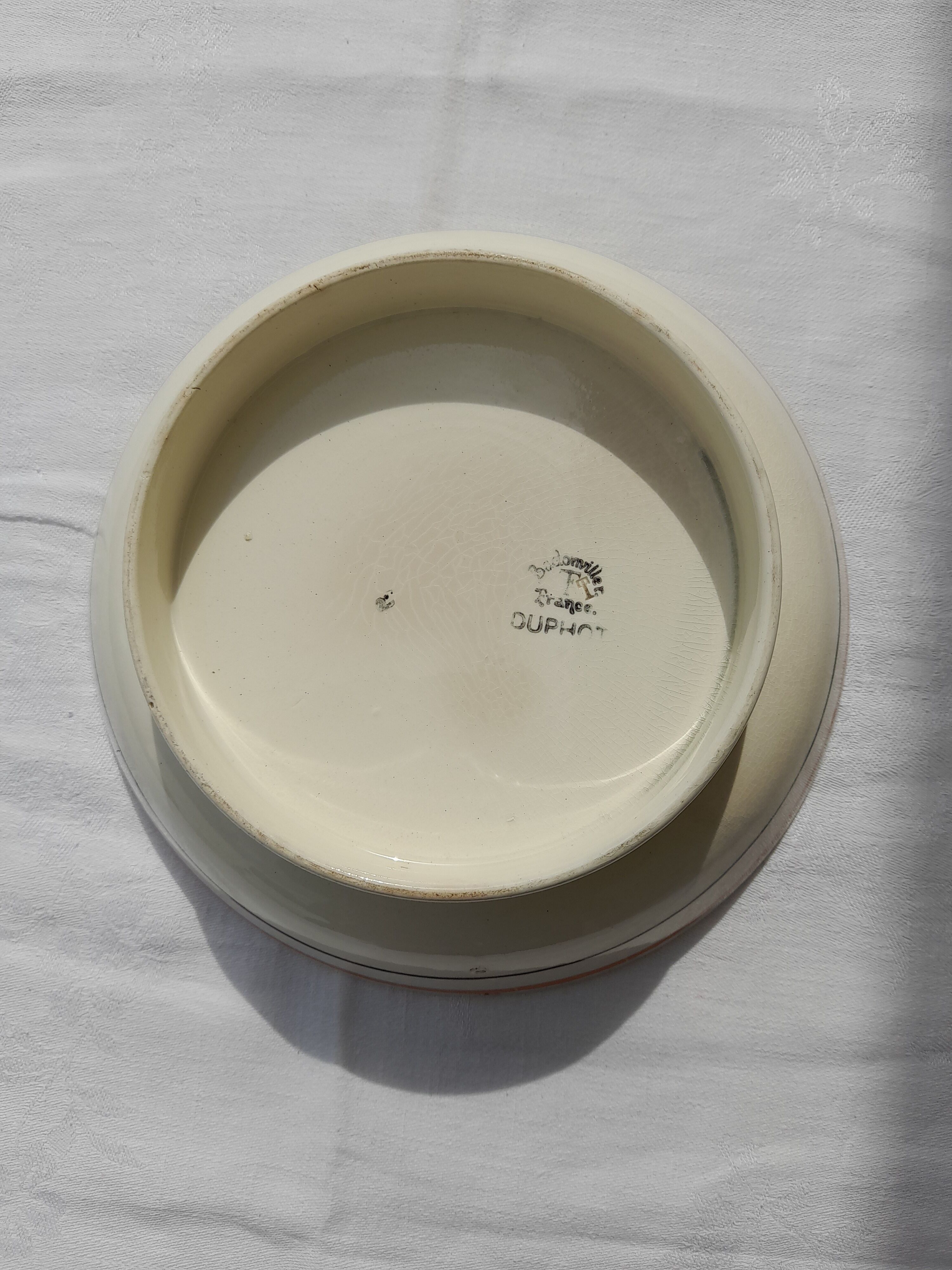 Dish on pedestal in Badonviller earthenware diam 23.5 cm