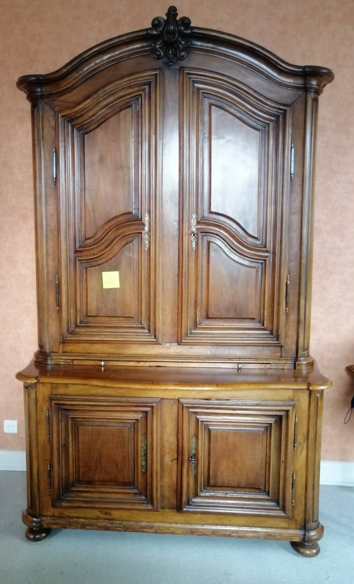Antique buffet from the 8th century