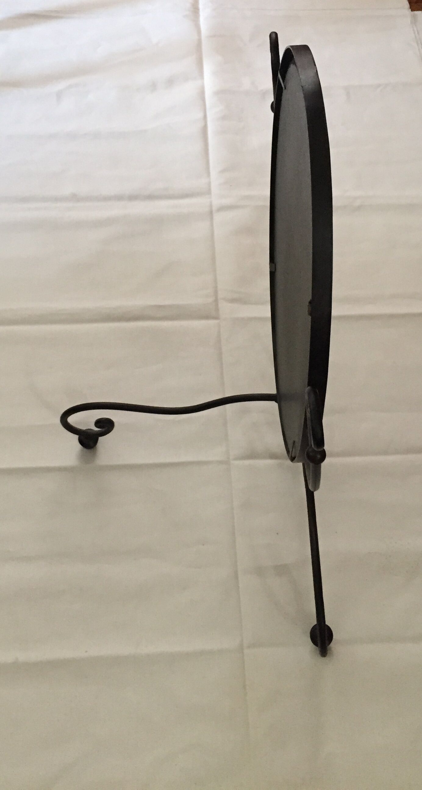 Swivel oval mirror 38x45 cm