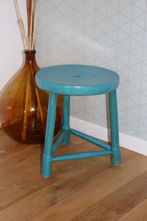 Blue wood tripod stool 400mm