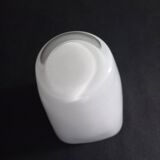 Vase en verre blanc opaque « années 80s »