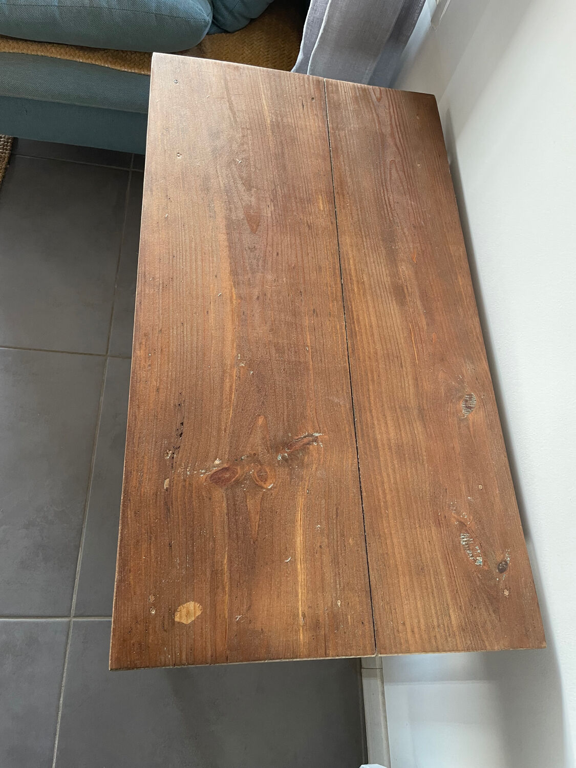 Rectangular wooden desk table