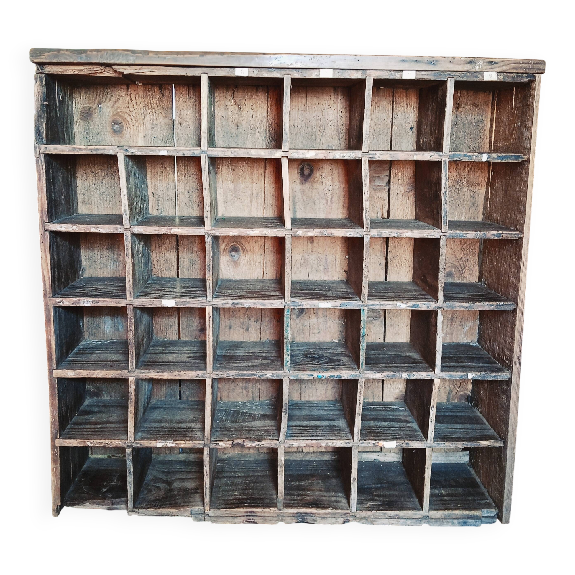 Workshop furniture with compartments