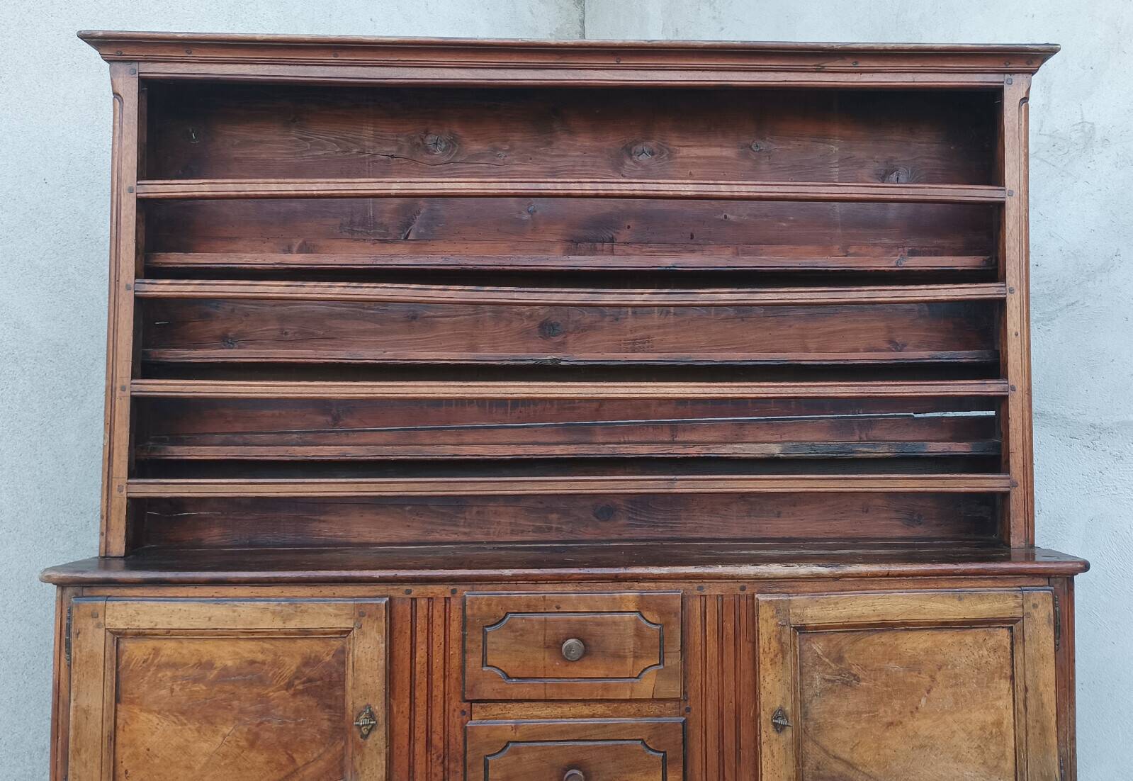 Louis XV sideboard in walnut, 19th century.
