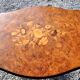 Table marquetee Rubus violin