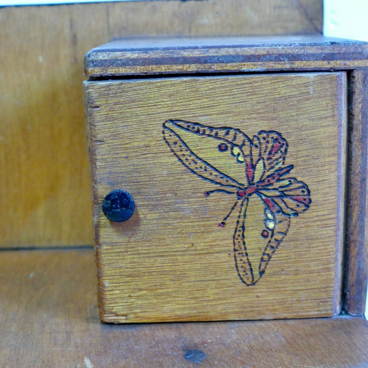 Children's dressing table