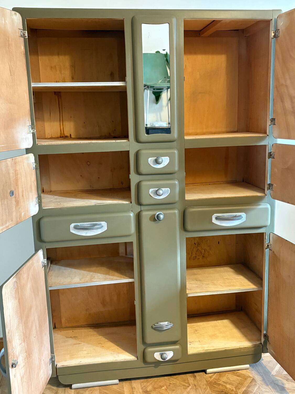 Mado green foliage sideboard