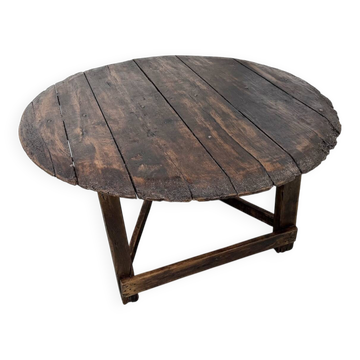 Round table in popular oak, circa 1880.