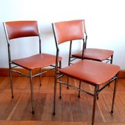 Trois chaises mid century skaï et chrome 1950