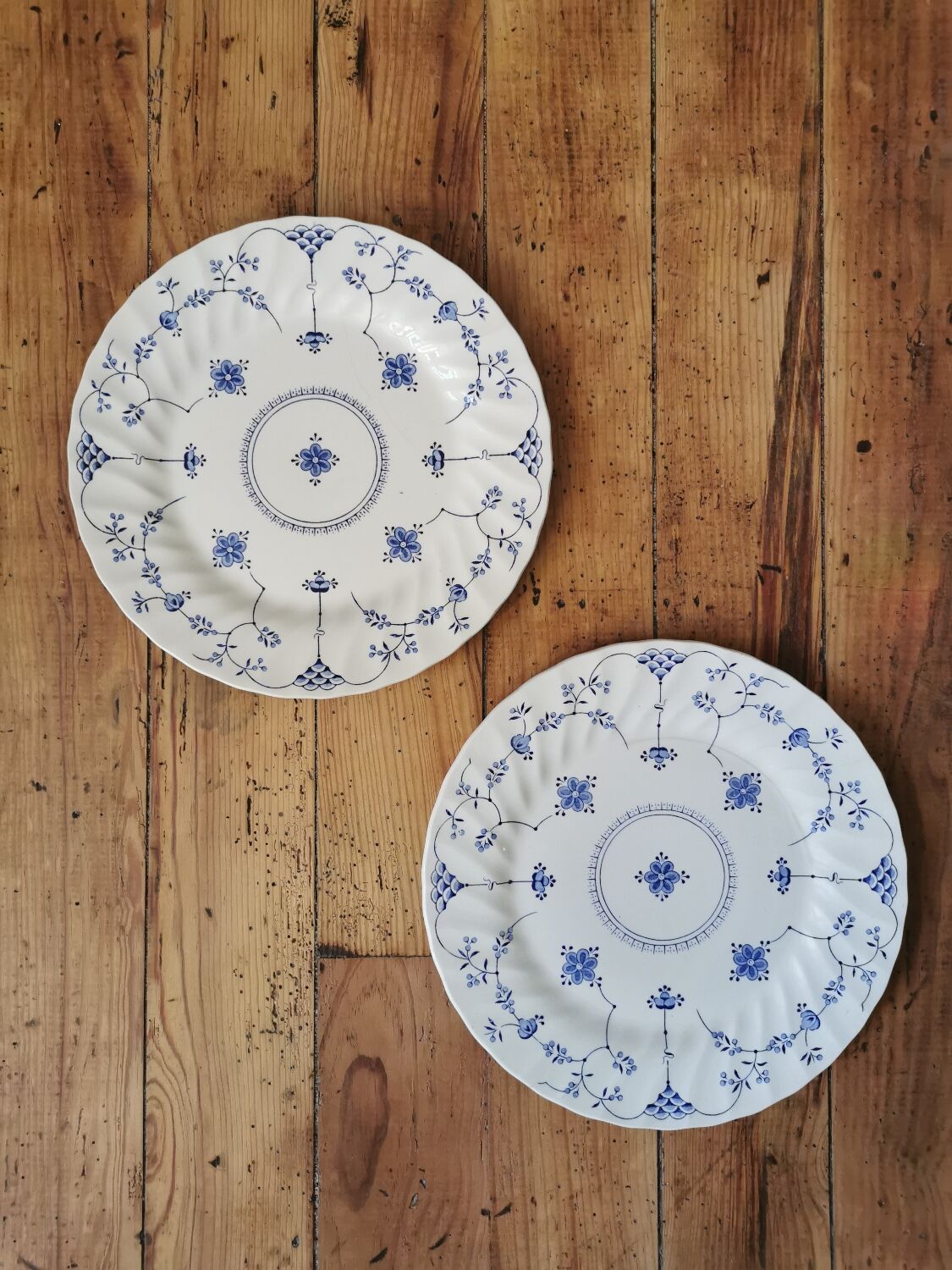 Assiettes plates vintage Myott Finlandia