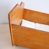 Lit de poupée en bois