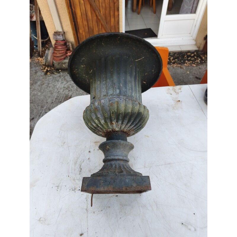 19th-century cast iron "Médicis" vase