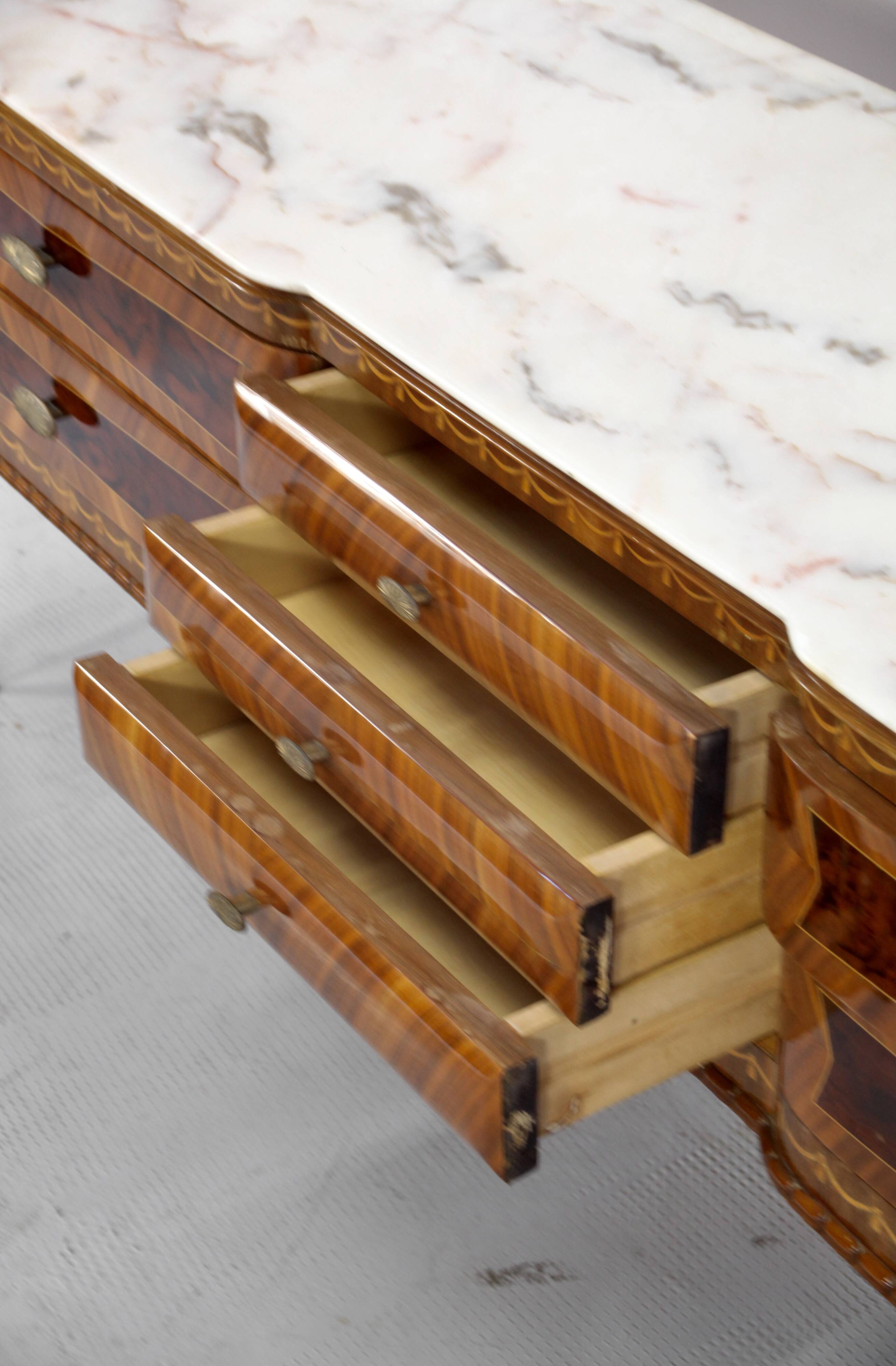 Buffet italien en noyer, marbre de Carrare et laiton, années 1950