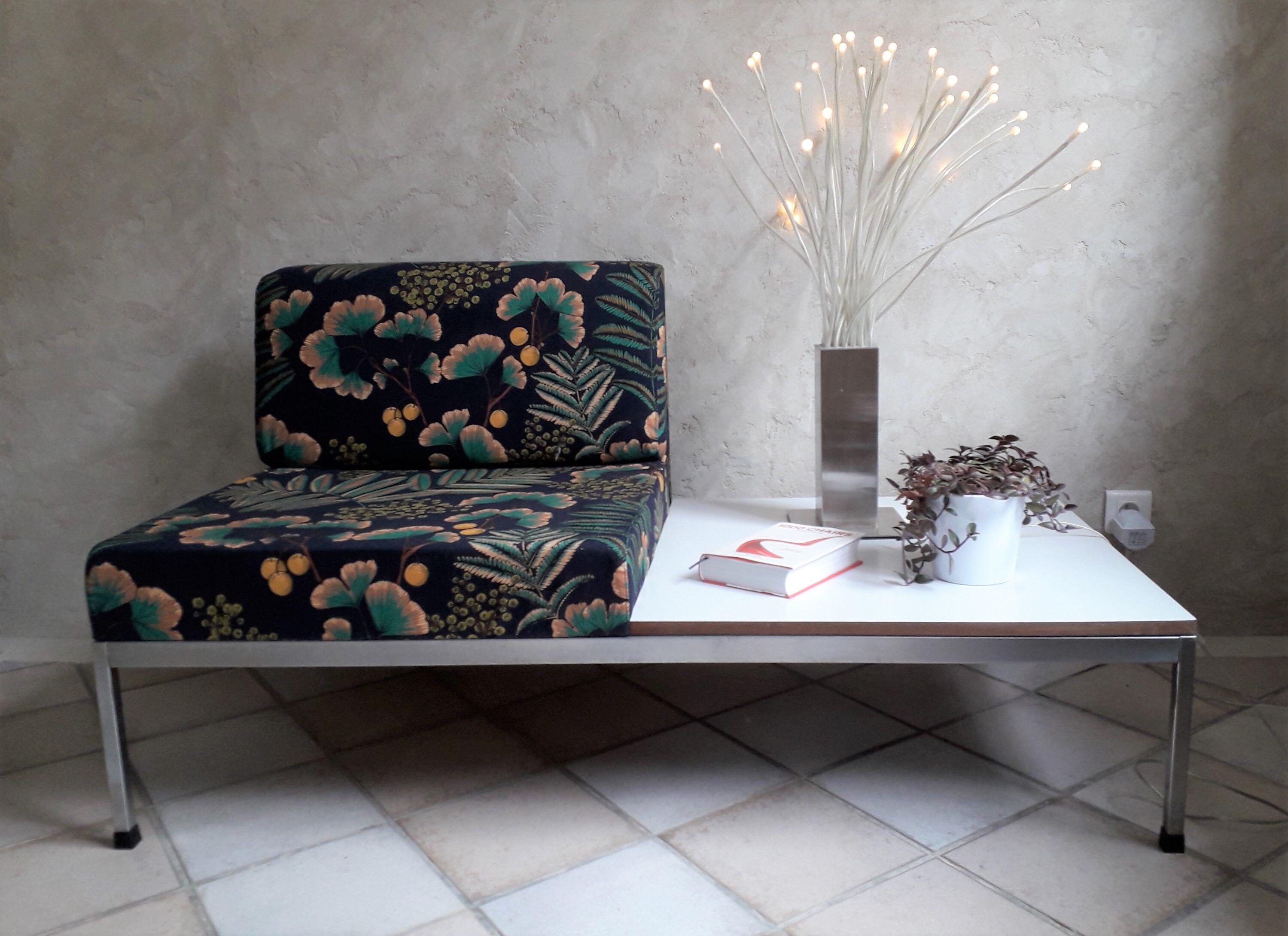 Heating assembly and coffee table