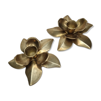 Paire de bougeoirs en laiton massif en forme de fleurs d'Ancolie