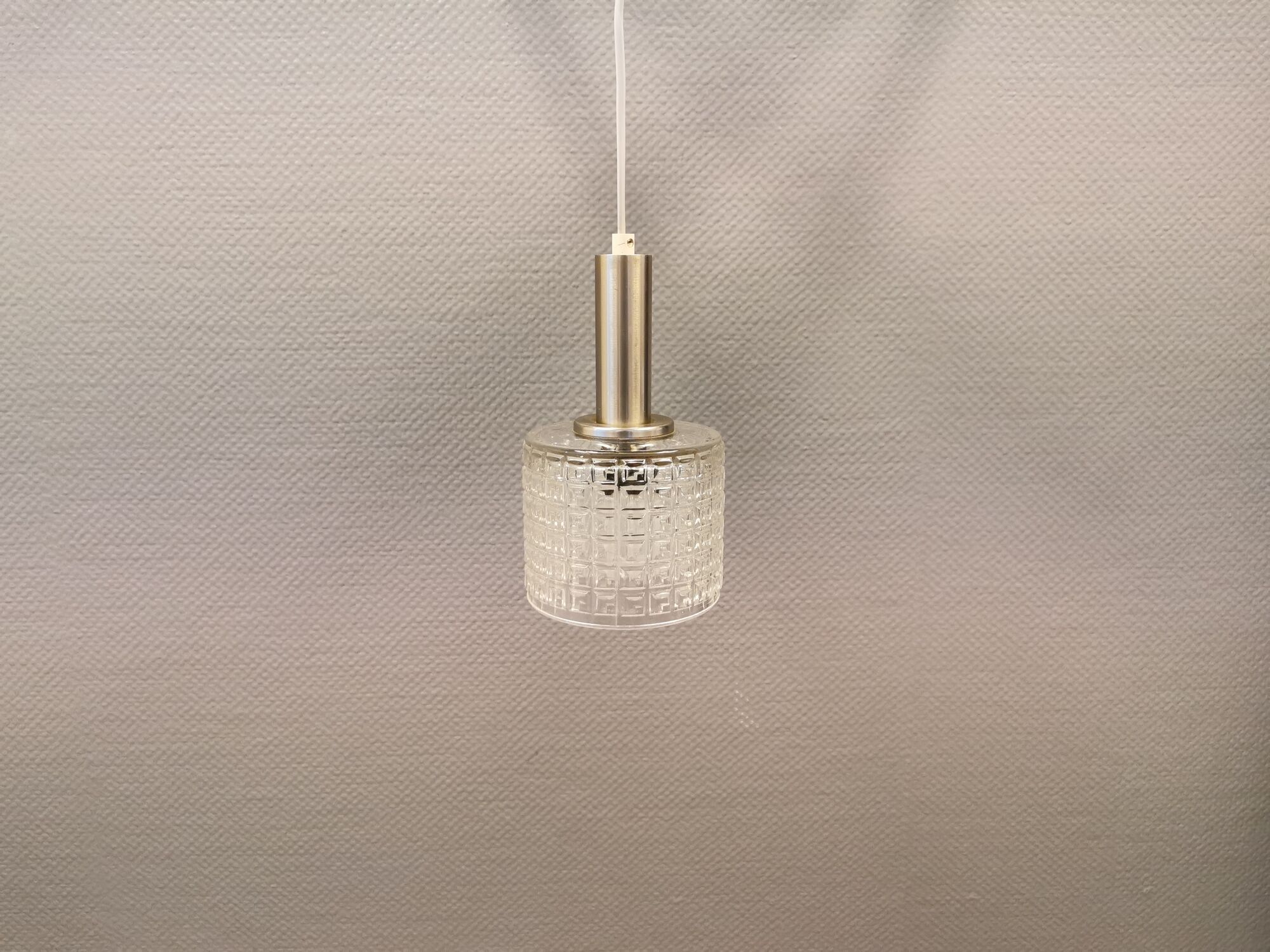 Small hanging lamp in transperant crystal glass