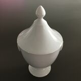 Porcelain urn pot