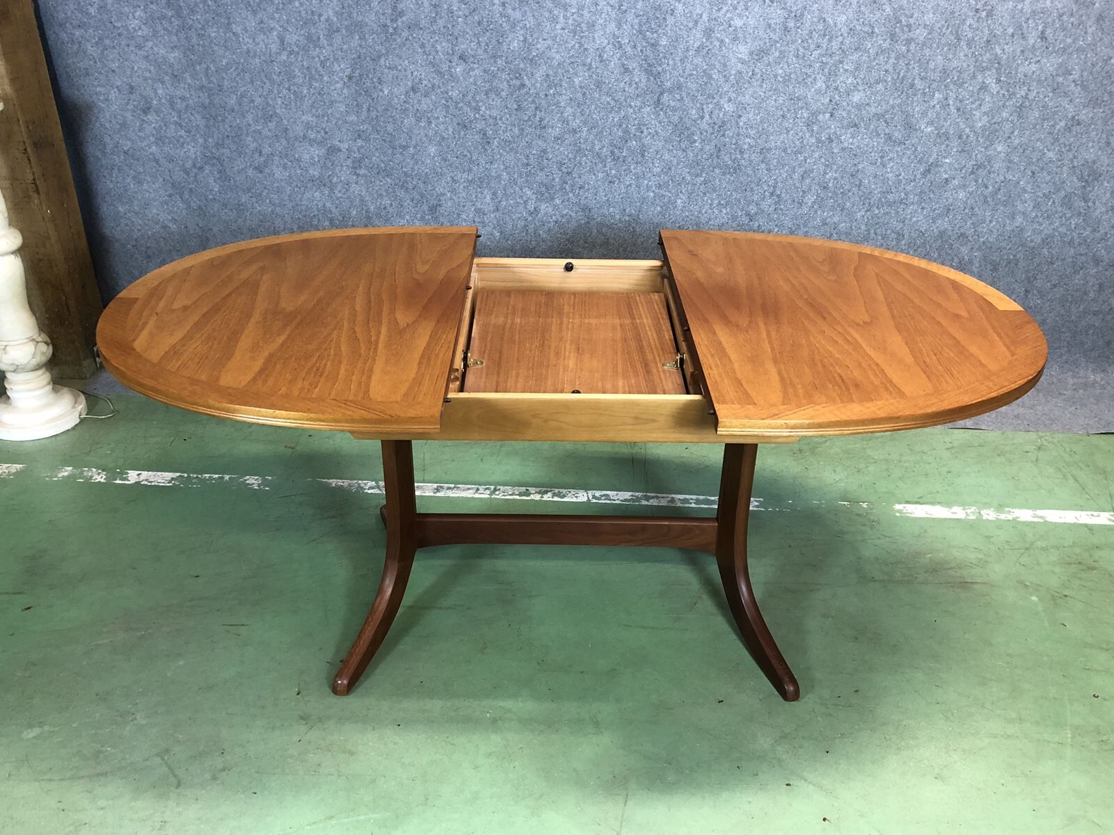 Scandinavian style teak table - 70s