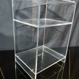 Table d’appoint en plexiglass