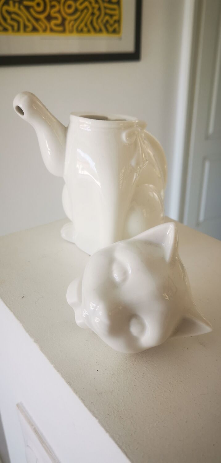 Teapot cat porcelain