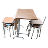 Table + stools