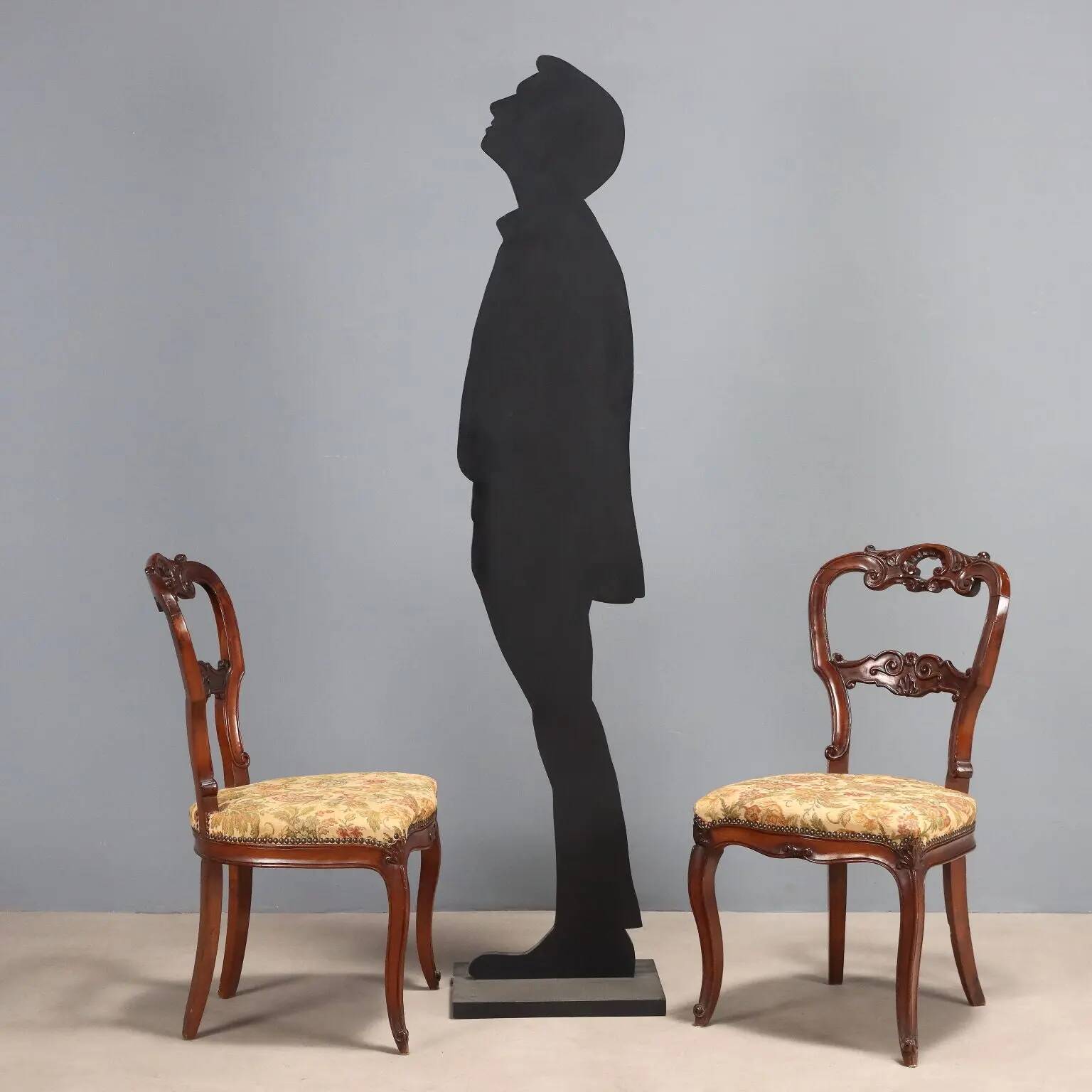 Antique Louis-Philippe chairs in walnut and fabric, 19th century