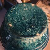 Stoneware ceramic vase with color gradient from the Accolay workshop