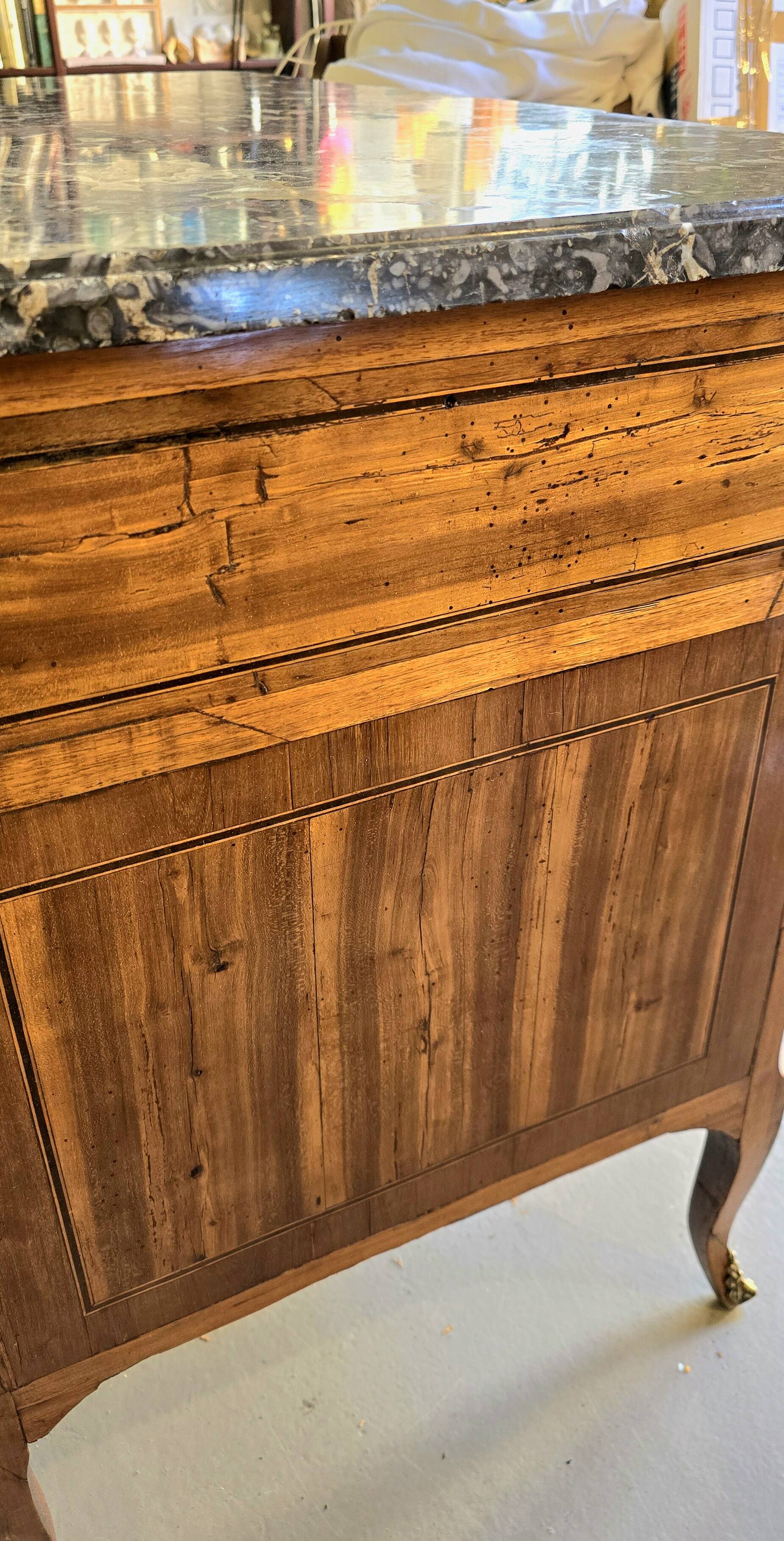 Commode d’époque Transition, milieu du XVIIIᵉ siècle