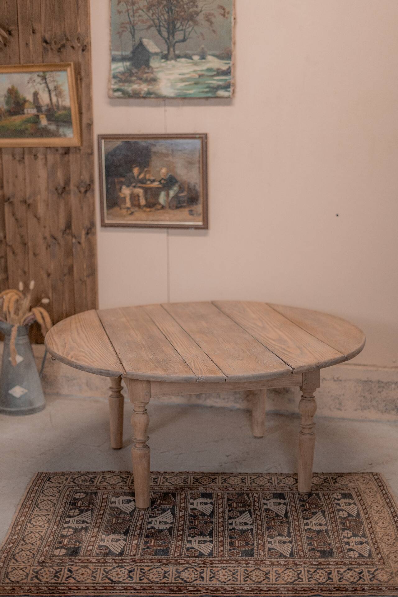 Round coffee table