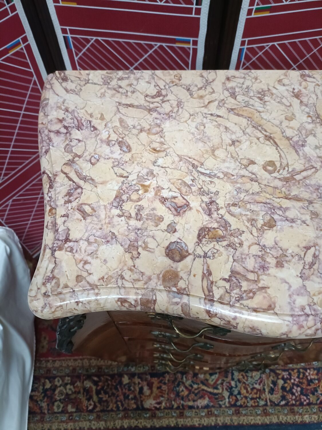 Chiffonier ou semainier style Louis XV, marqueté et marbre