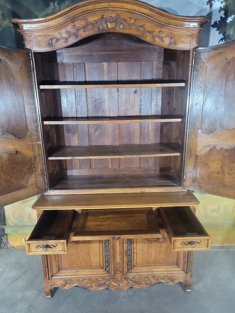 Louis XV two-body buffet with a gendarme hat