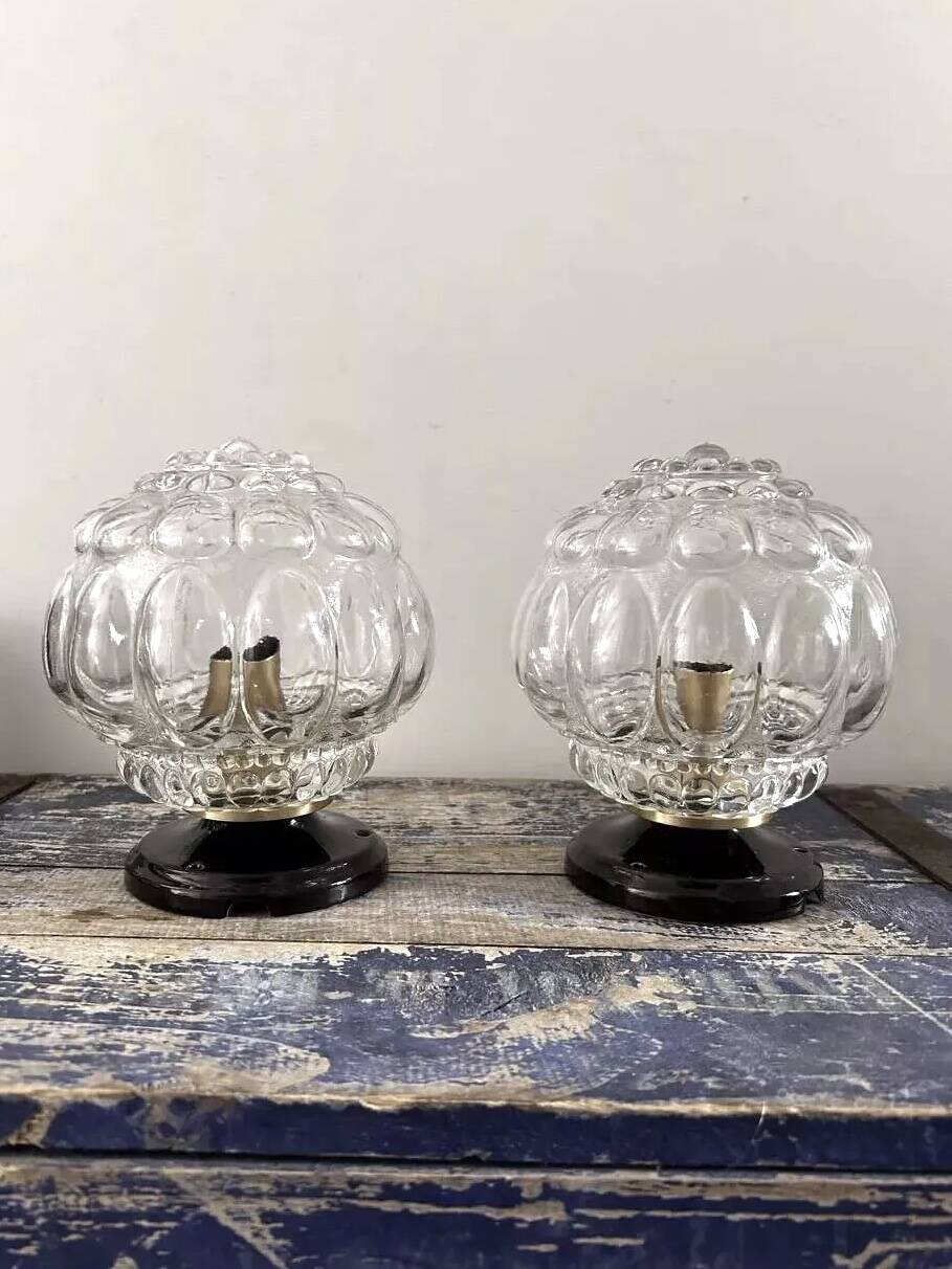 Paire d’appliques murales vintage globes en verre ciselé