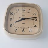 Vintage Hanson beige clock