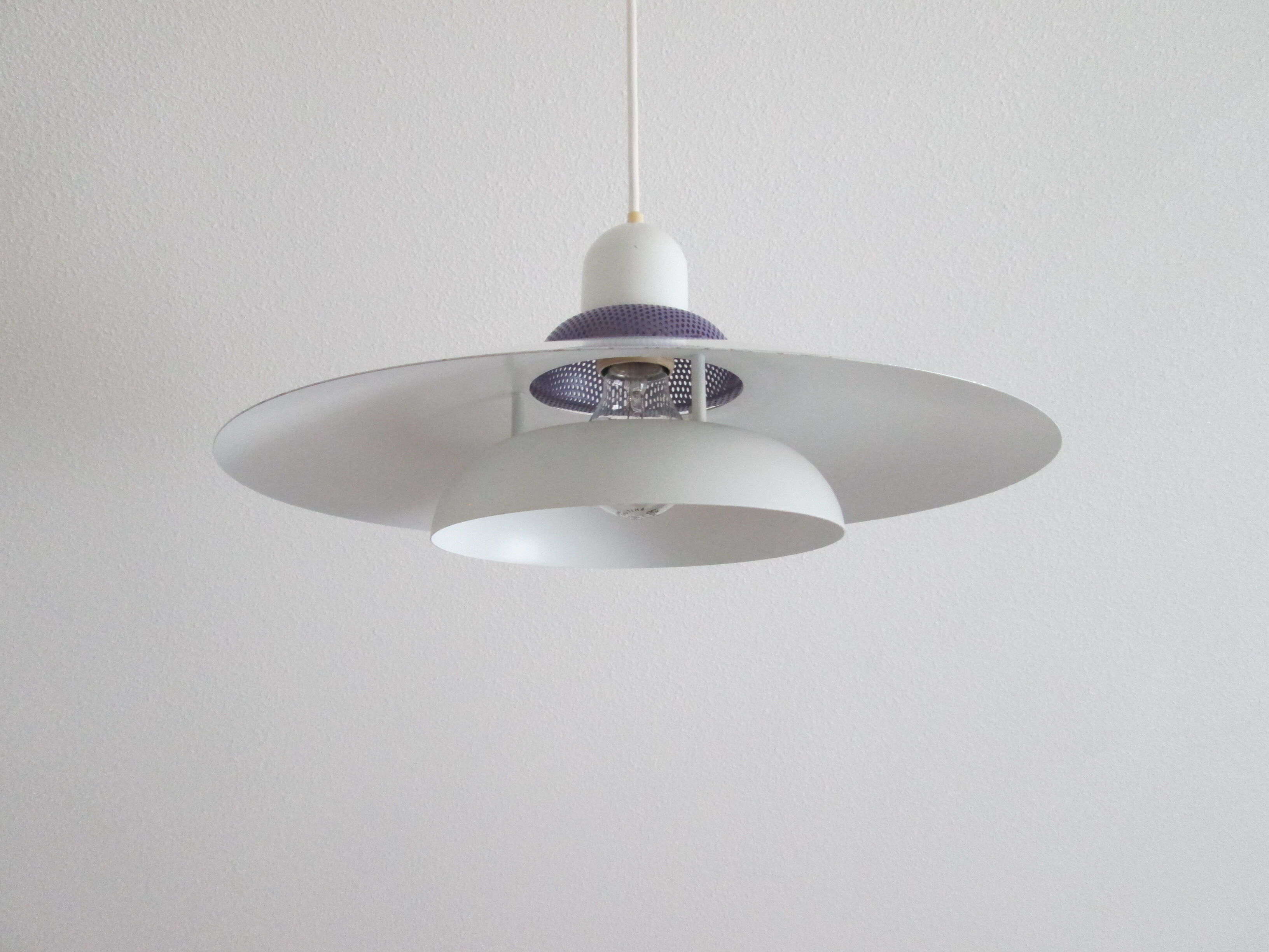 Dansk design white/purple 1980s pendant lamp by Danish Jeka Metaltryk