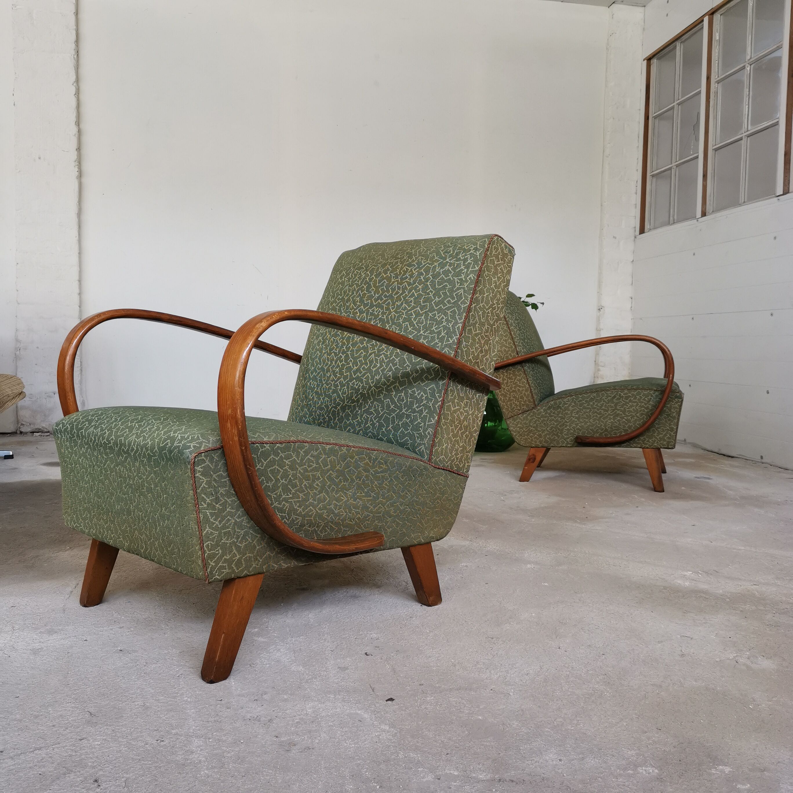 Pair of armchairs H72 by Jindrich Halabala for Ton - Thonet