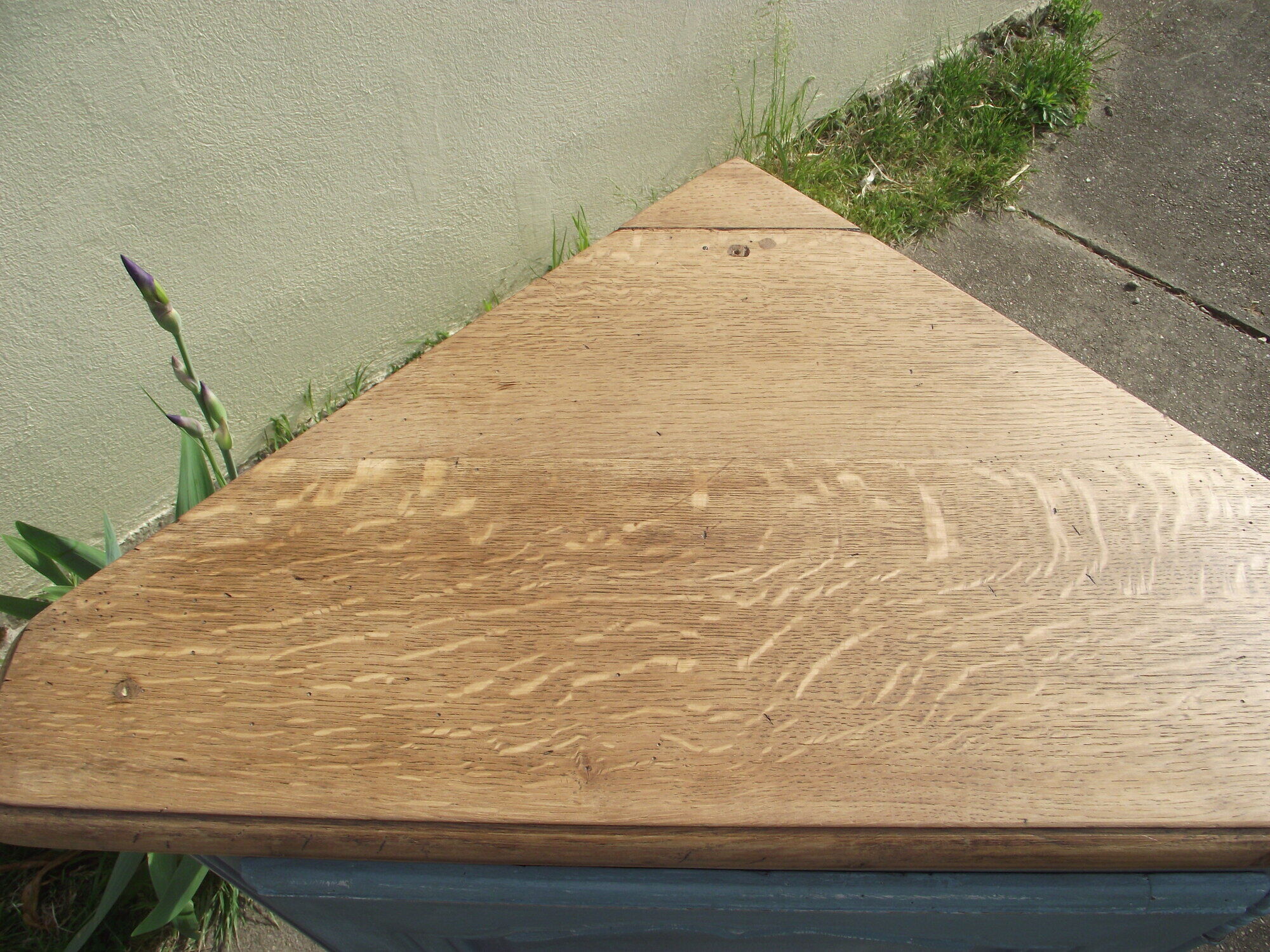 Louis xv style notch in solid oak patinated blue grey